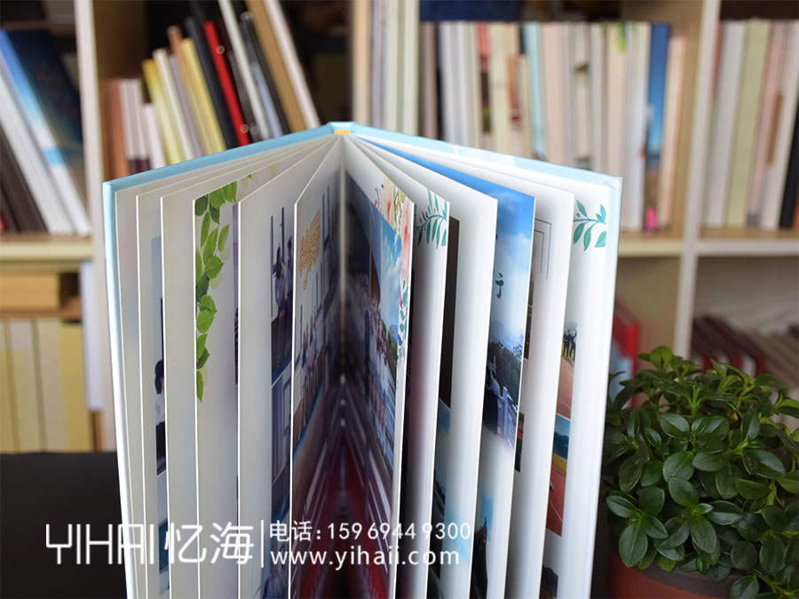 憶海文化大學(xué)畢業(yè)紀(jì)念冊制作，用一本大學(xué)畢業(yè)紀(jì)念冊留一段大學(xué)時光